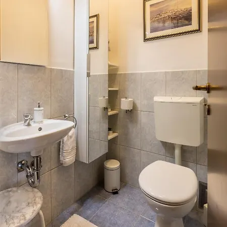 Summer Spot Centar * Split