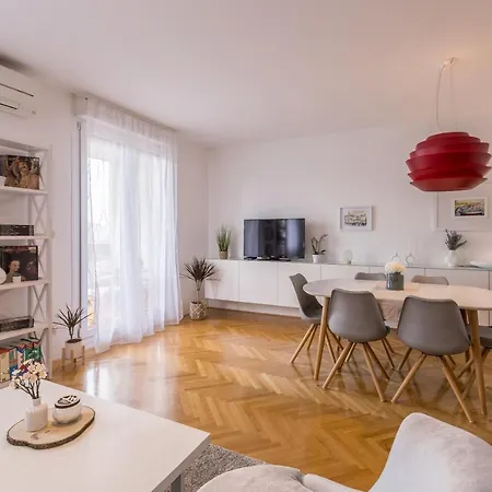 Summer Spot Centar 公寓 *