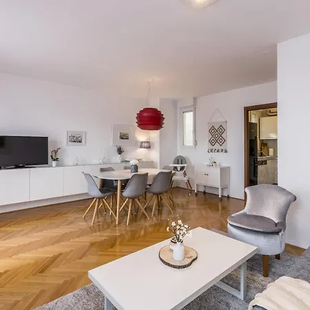 Summer Spot Centar * 斯普利特